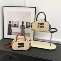 حقيبة نسائية كروس من القش عصرية وعالية الجودة – صيف 2025