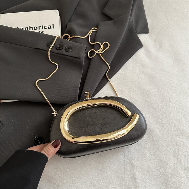 حقيبة سهرة نسائية فاخرة بصندوق معدني – Z Style - الصورة 3